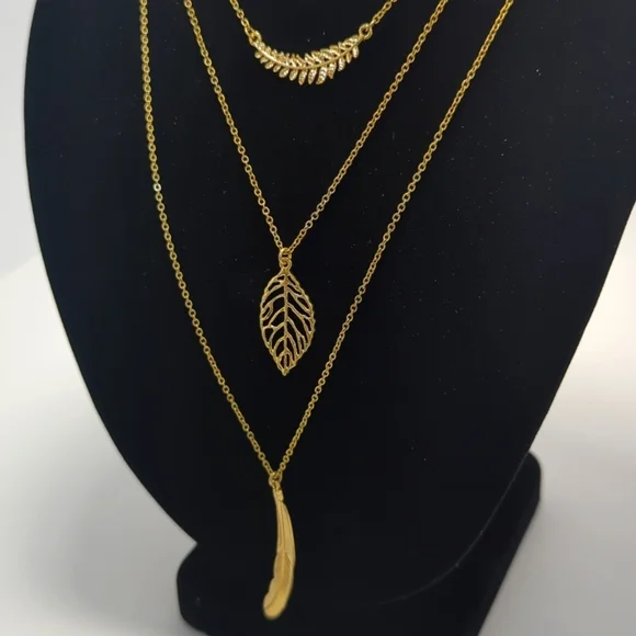 Leaf Pendant Necklace Triple Layered - Picture 9 of 10